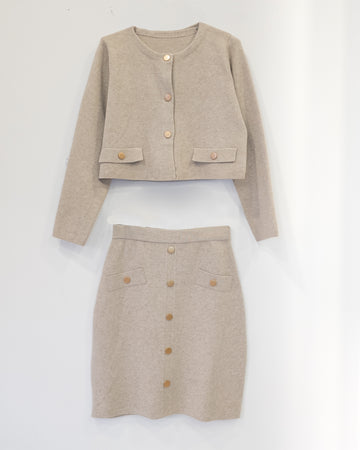 Conjunto chaqueta y falda beige Arco