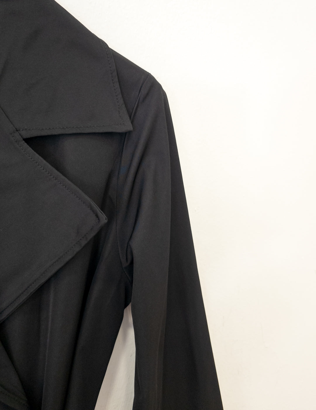 Gabardina larga negra Noir Chic