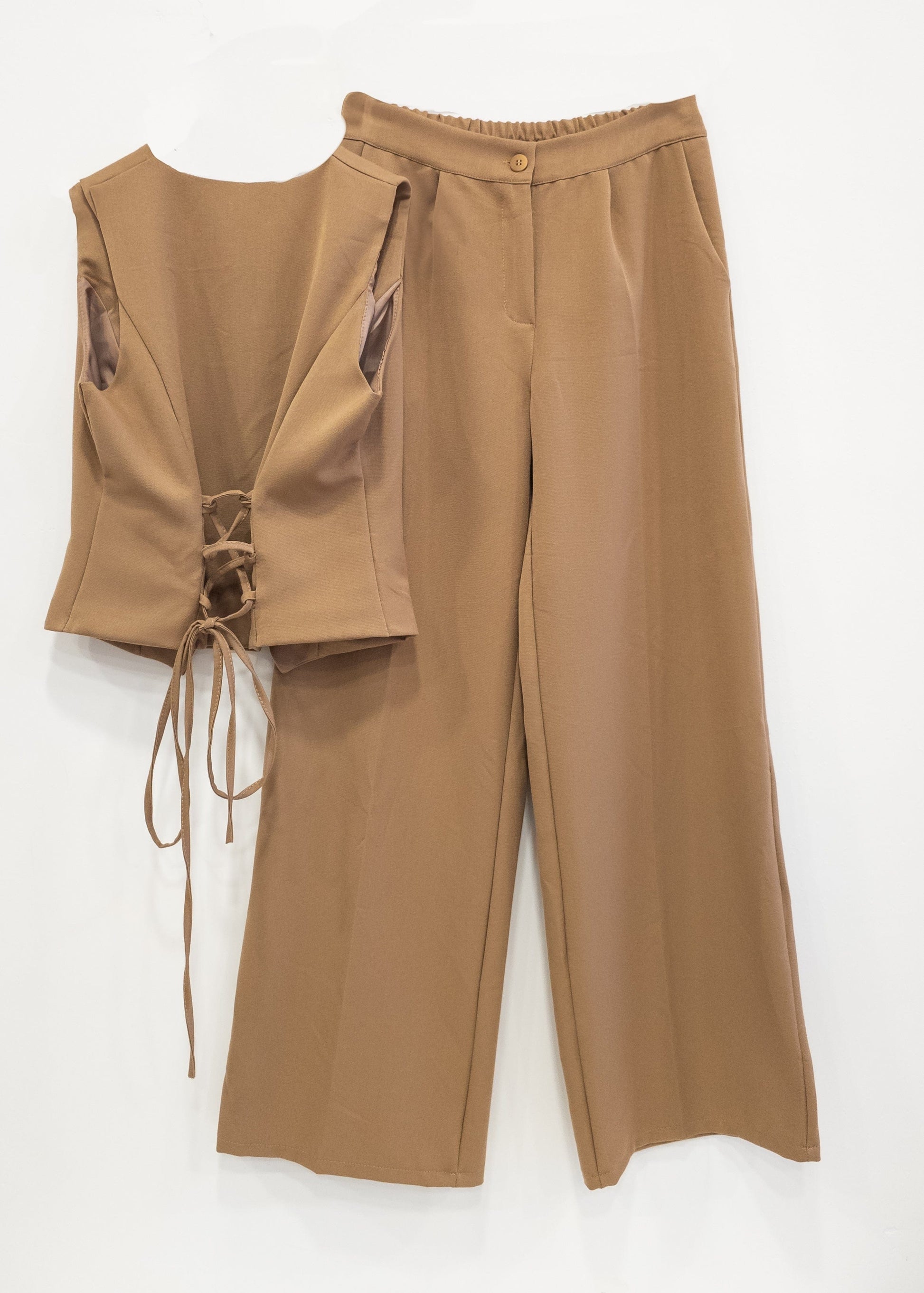 ENERO Única Conjunto chaleco y pantalón camel Yale