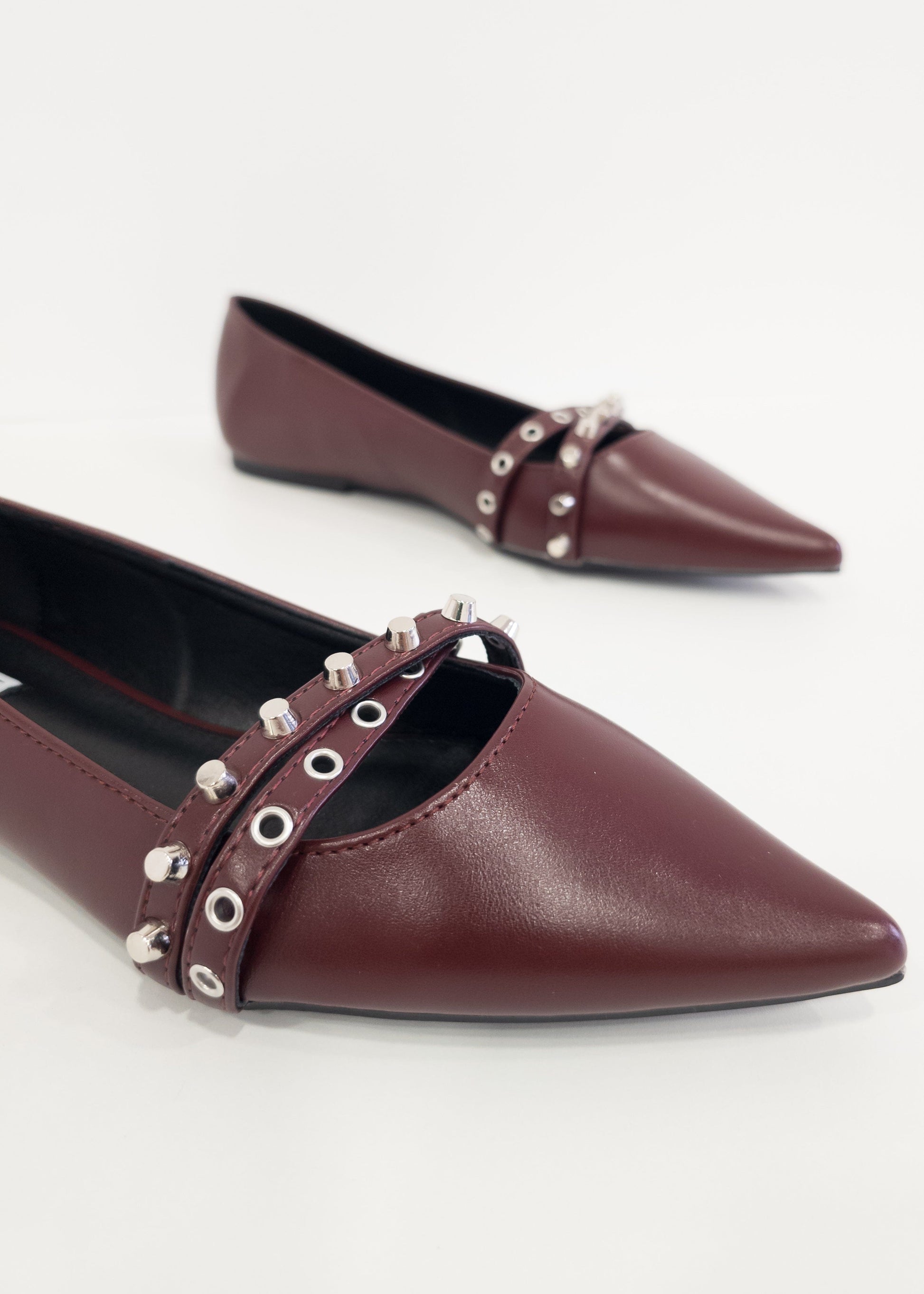 K-GUAPA Bailarinas Burgundy Chic