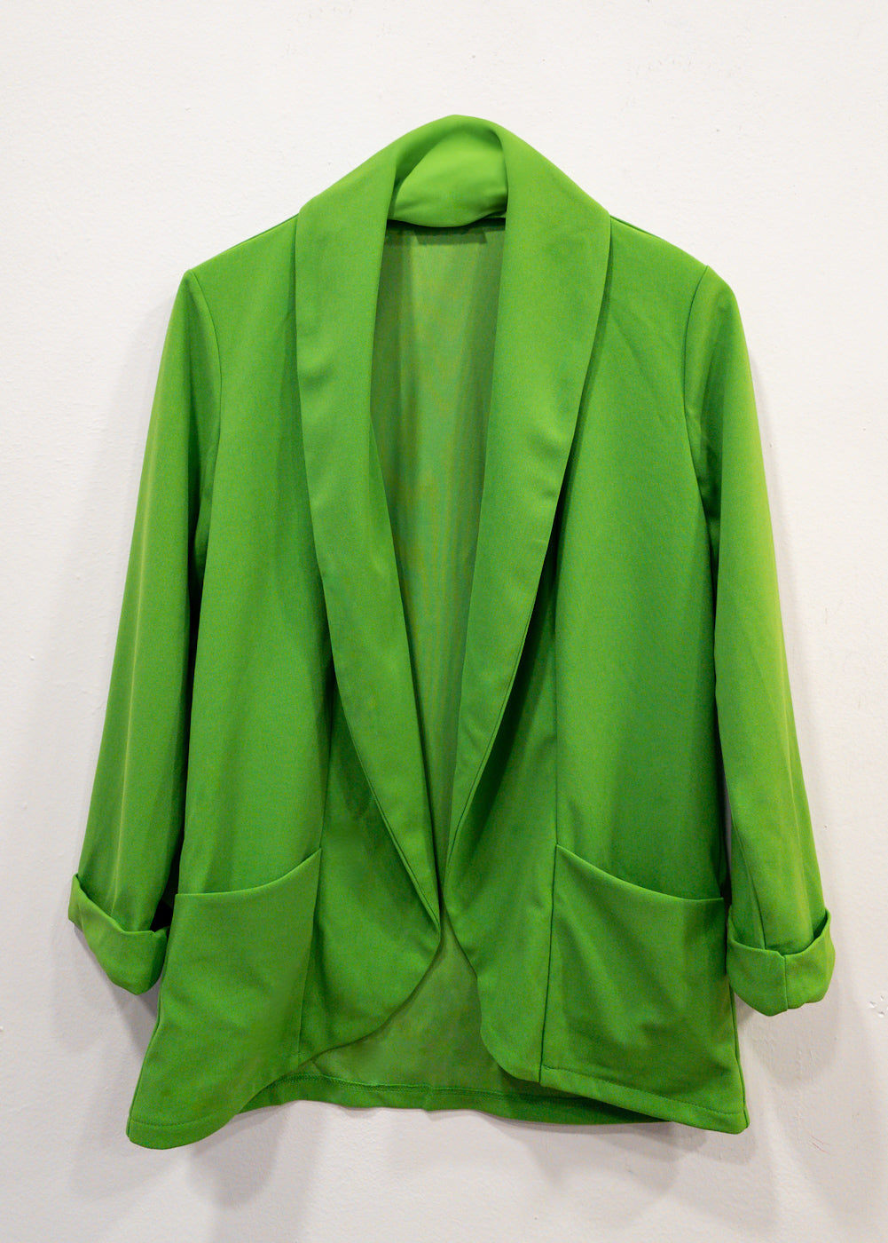 Blazer fluida verde Césped