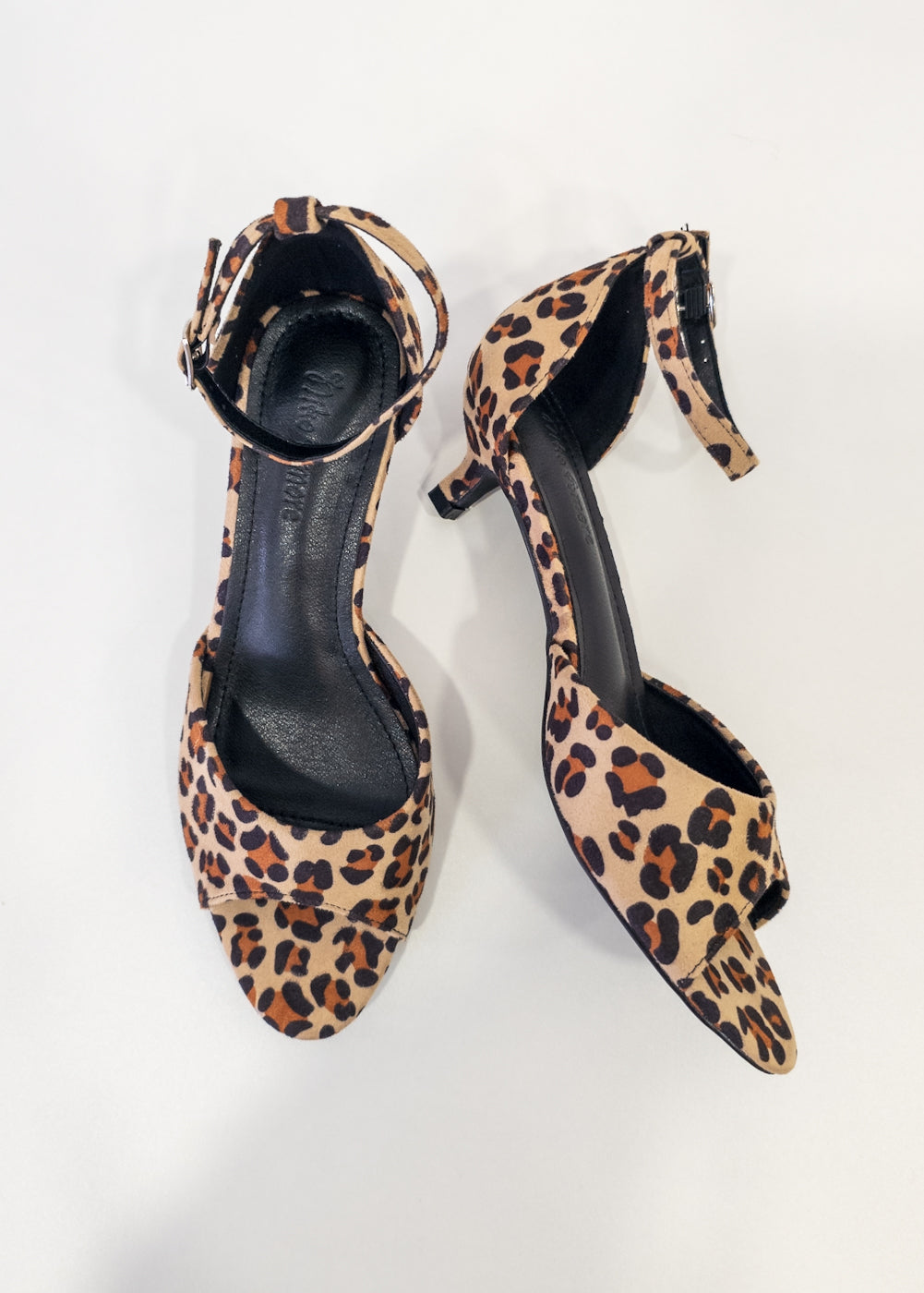Sandalias print June