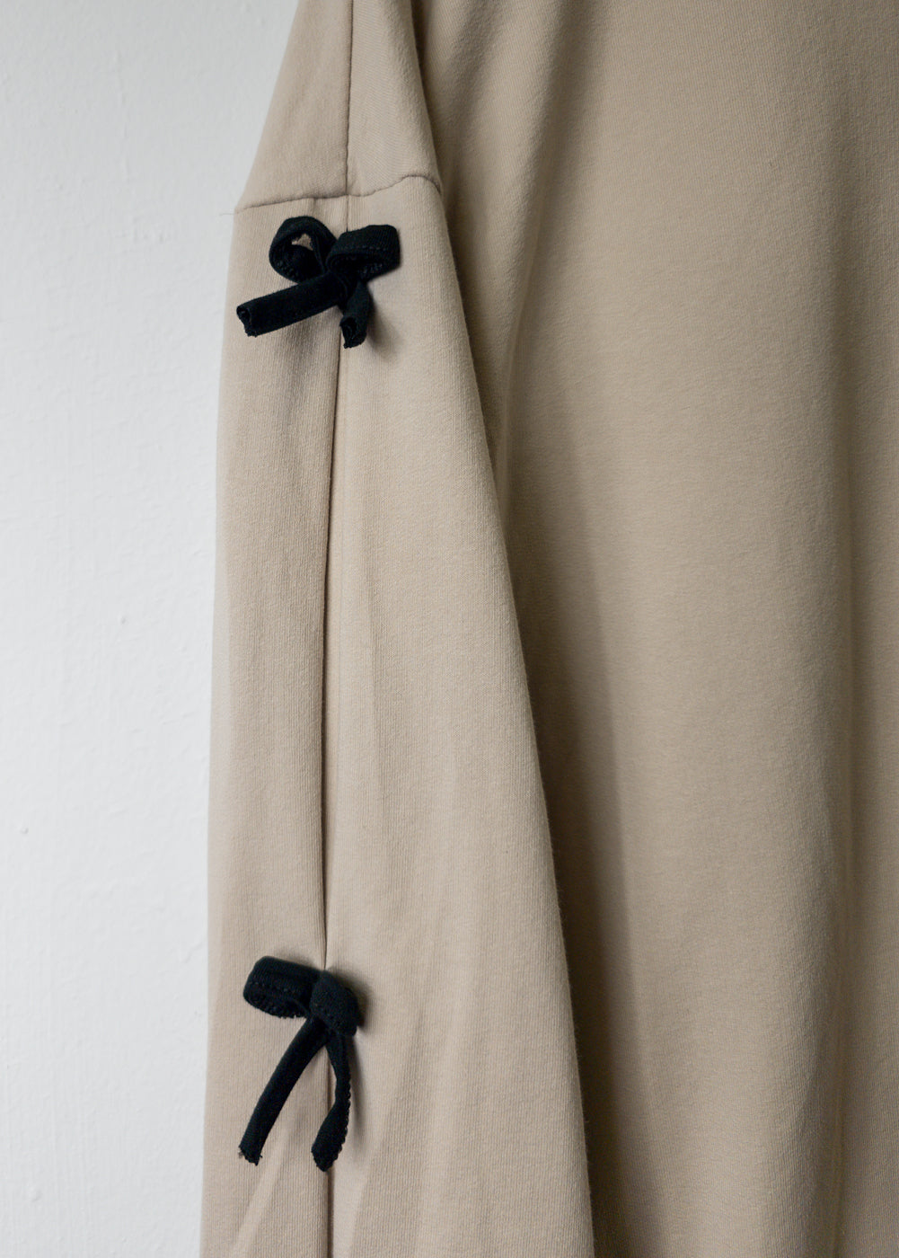 Sudadera beige Lazos