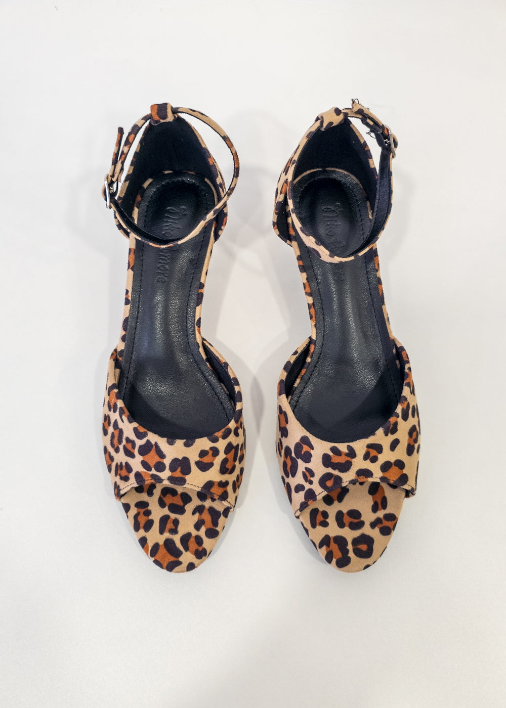 Sandalias print June