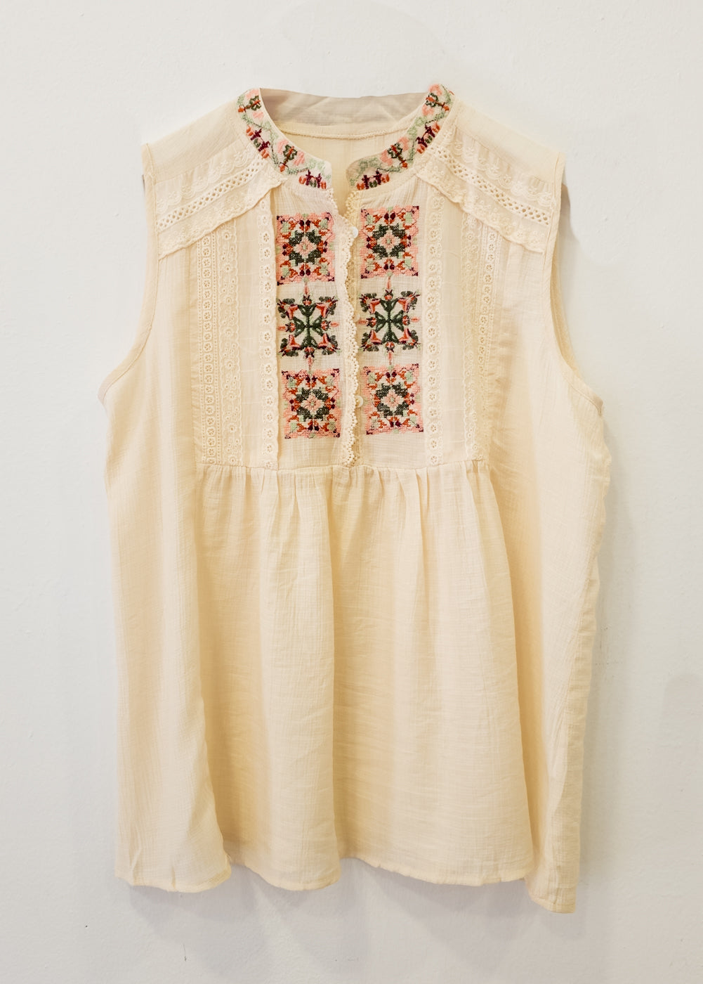 Camisa beige bordado Albahaca